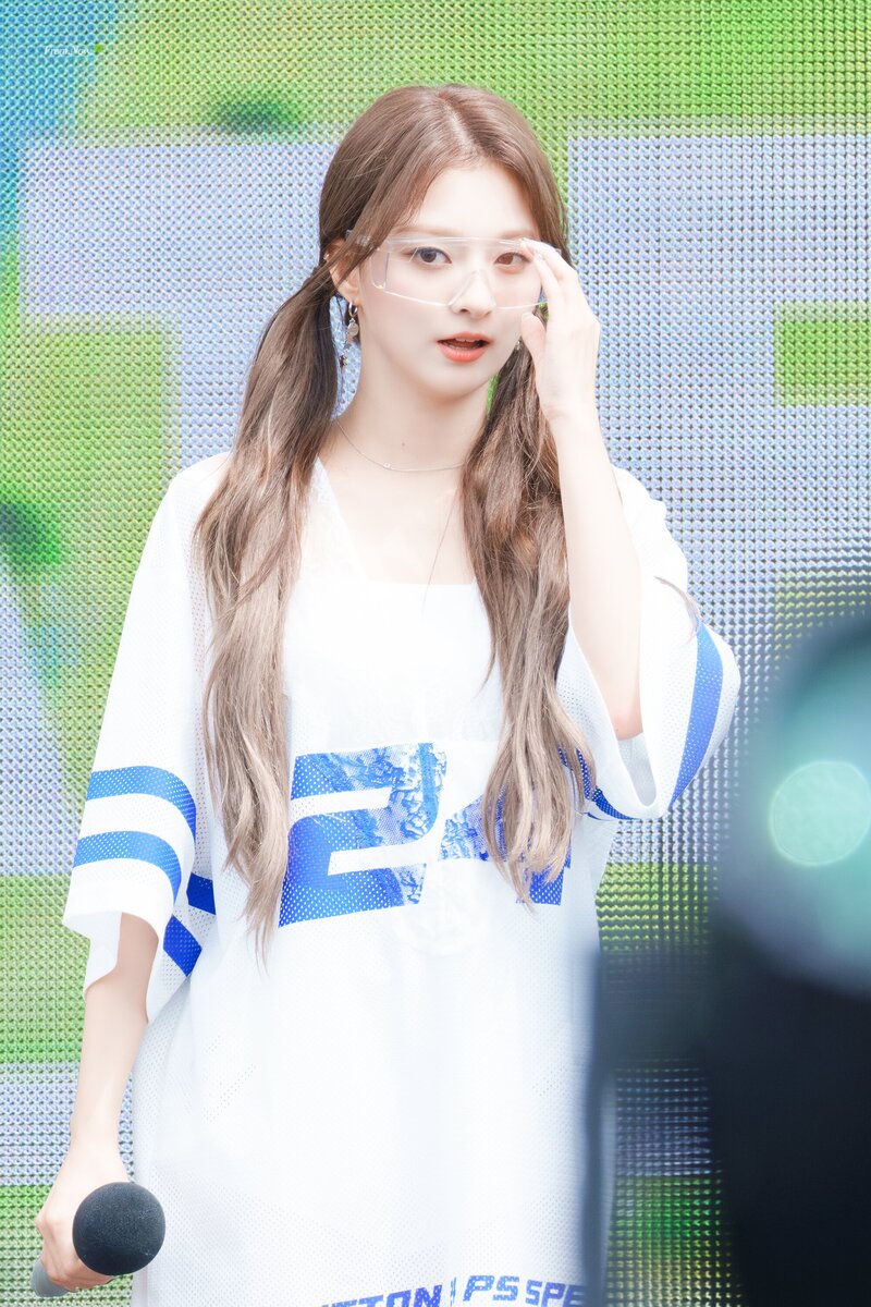 240705 fromis_9 Nagyung - Waterbomb Festival in Seoul Day 1 documents 7