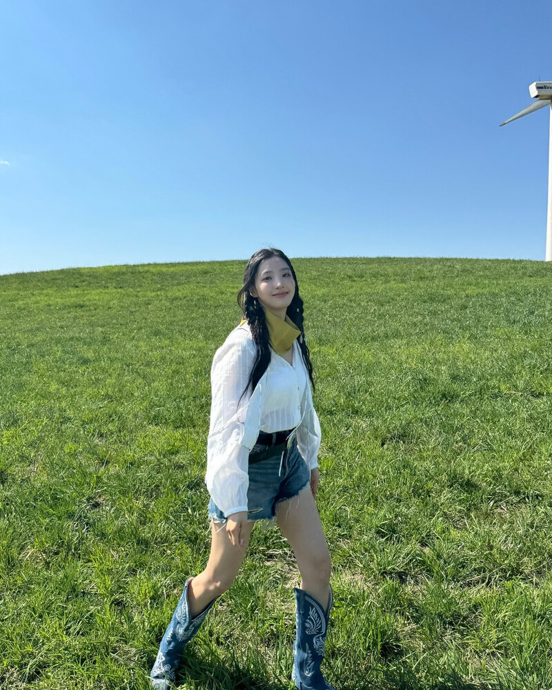 240708 fromis_9 Saerom Instagram Update documents 3