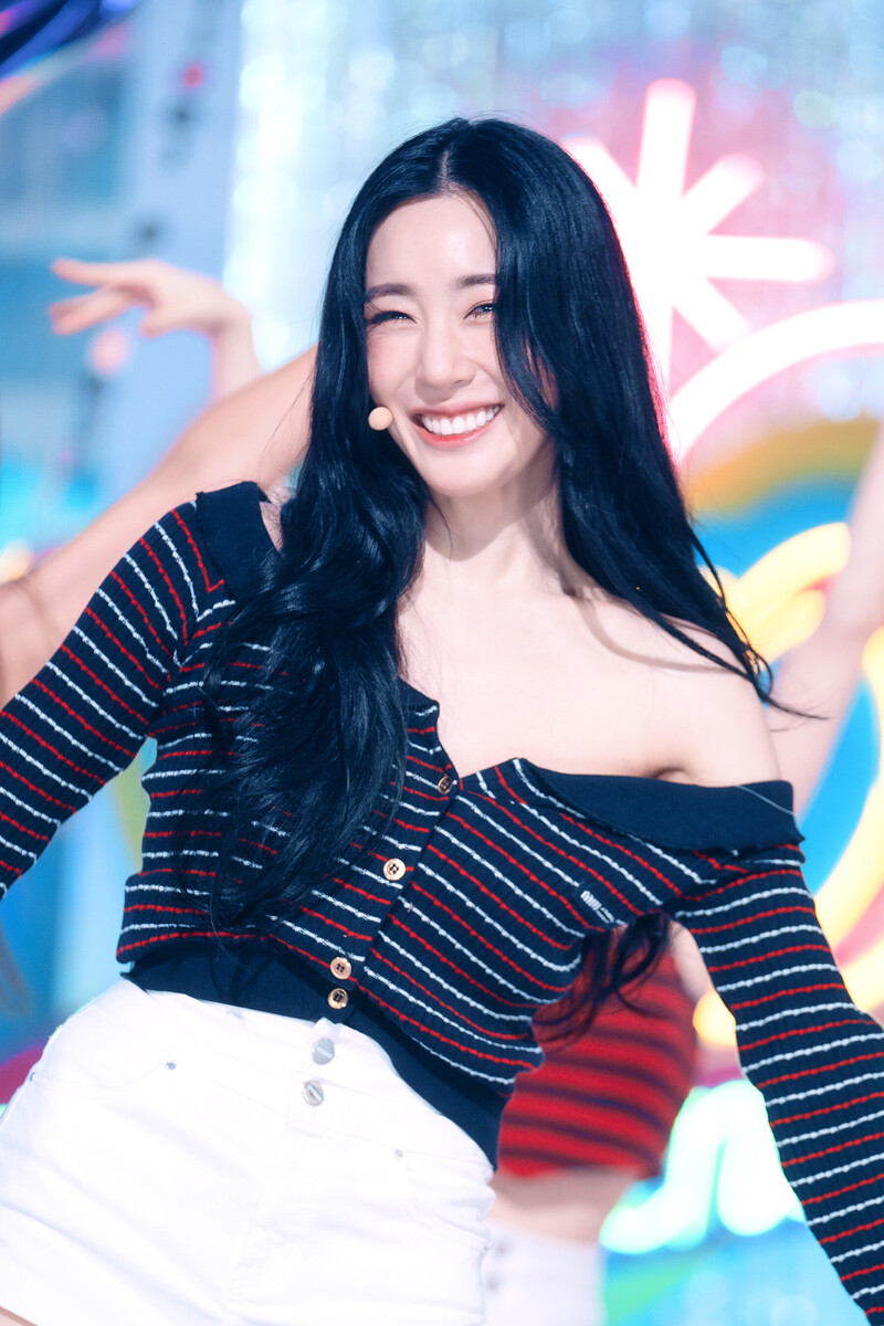 Girls' Generation Tiffany - 'FOREVER 1' at Inkigayo documents 1