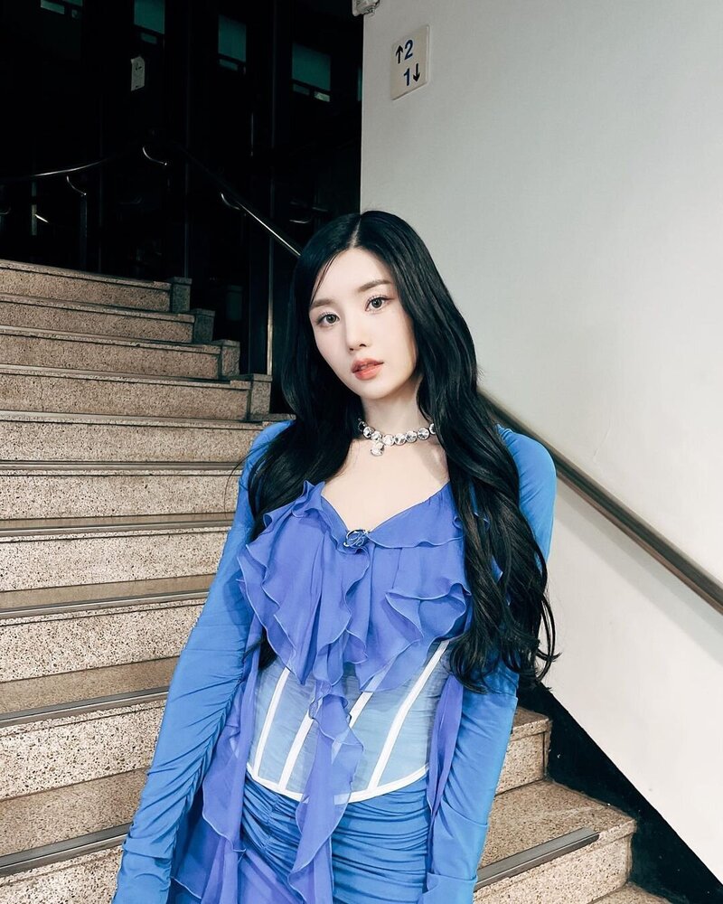 221021 Kwon Eunbi Instagram Update | kpopping
