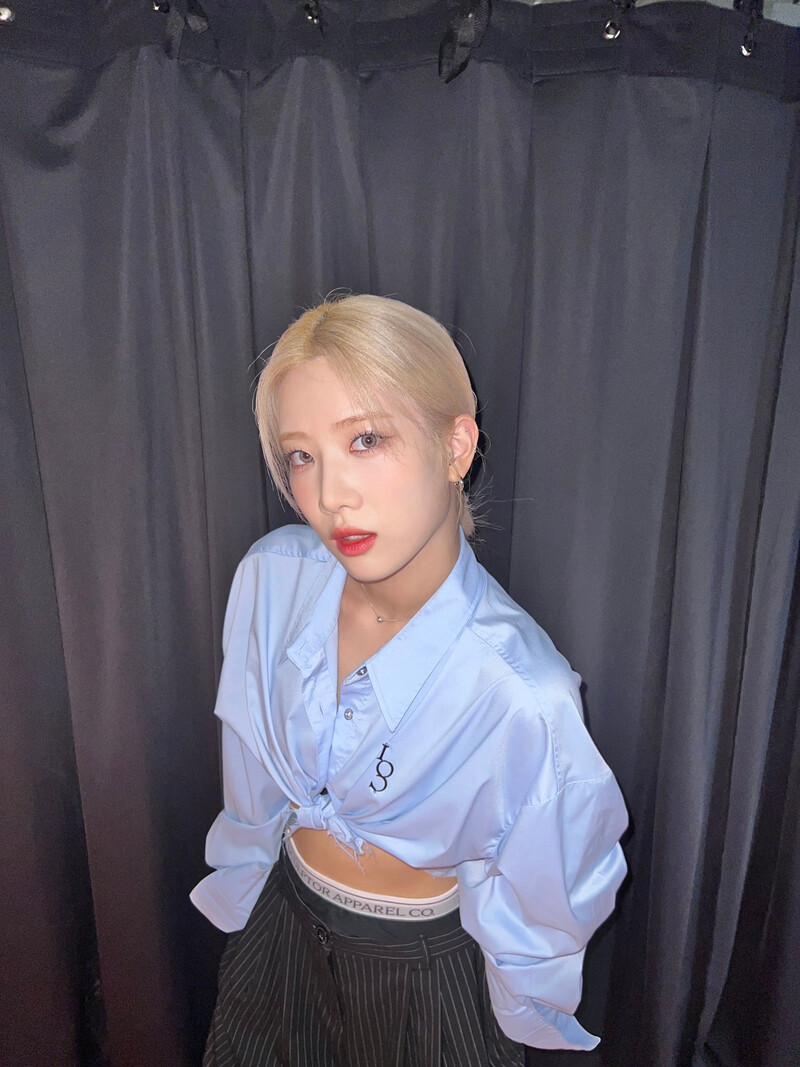 220429 Loona Twitter Update - Kim Lip documents 6