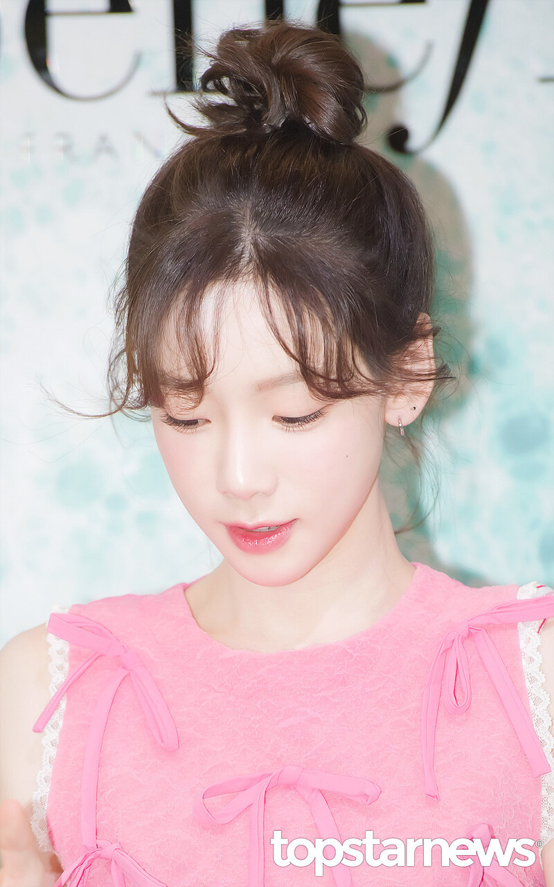 230330 Taeyeon - Benefit Pop-up Store Event documents 11