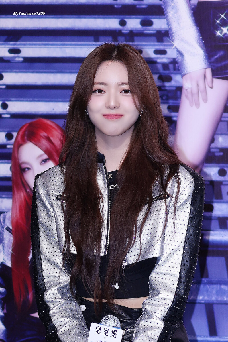 240809 ITZY Yuna - Press Event in Hong Kong documents 8