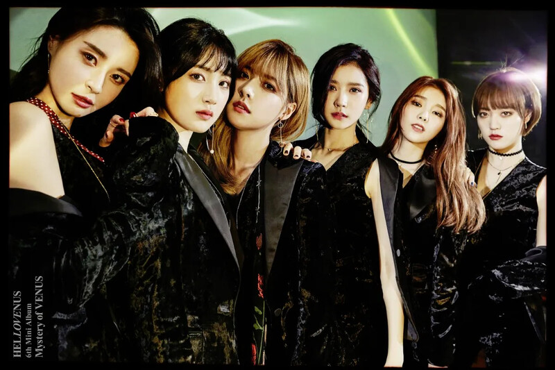 HELLOVENUS_Mystery_of_Venus_group_concept_photo_(1).png