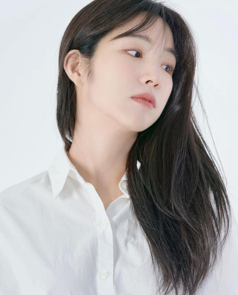 Laboum Jinyea Lee Woo Jeong 2022 Photoshoot documents 6