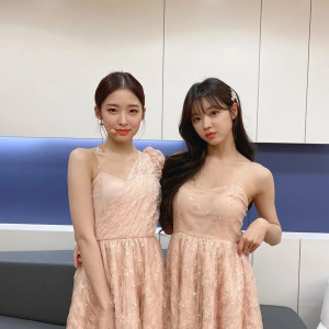 191231 Oh My Gril Arin & YooA instagram update