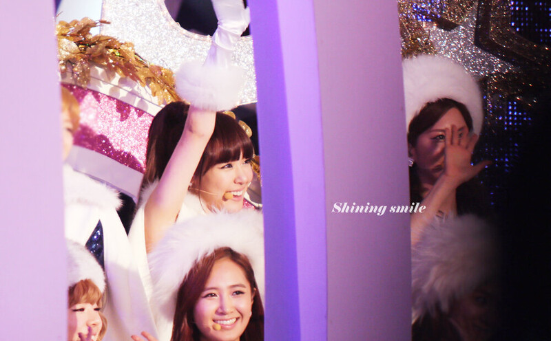 101229 Girls' Generation at SBS Gayo Daejeon documents 4