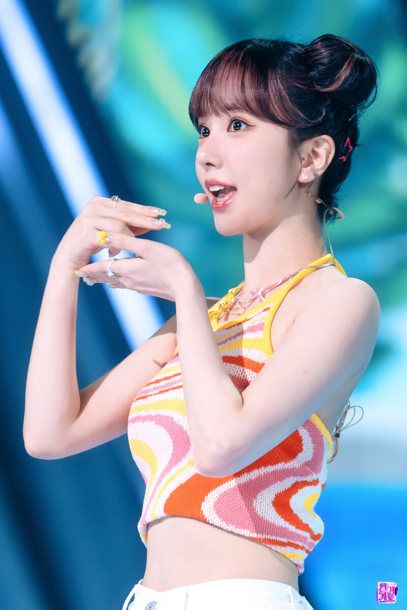 220717 VIVIZ Eunha - 'LOVEADE' at SBS Inkigayo documents 14