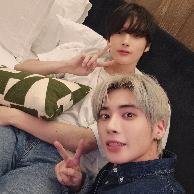 230531 TXT Twitter Update - Taehyun, Huening Kai documents 1