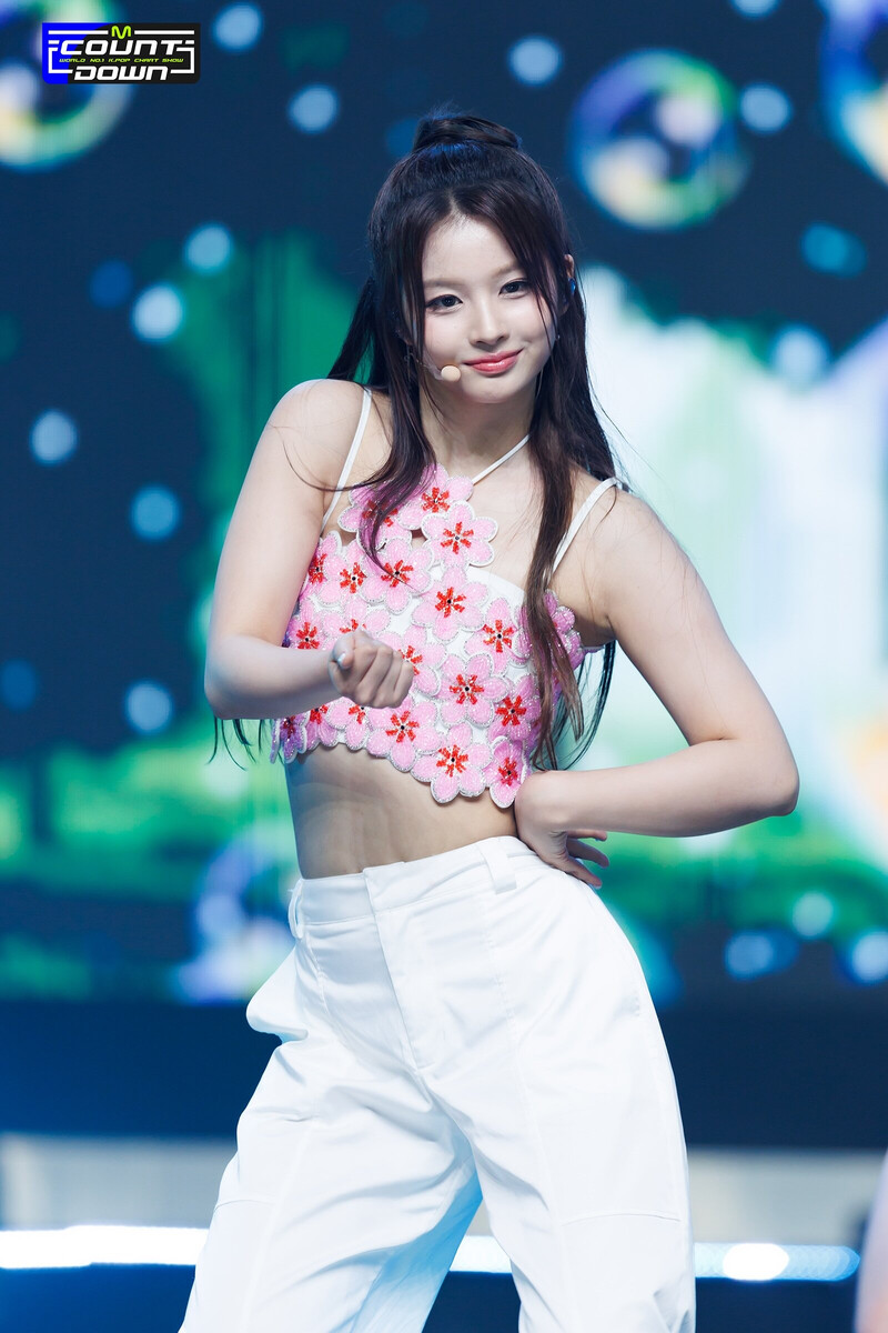 230727 NMIXX Sullyoon - 'Party O'Clock' at M COUNTDOWN documents 4