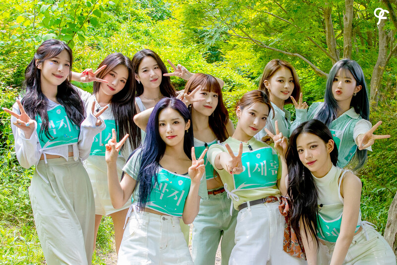 220731 fromis_9 Weverse - '15 Nights on Business Trip' documents 1