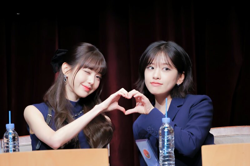 231028 WONYOUNG & YUJIN AT FANSIGN EVENT documents 2
