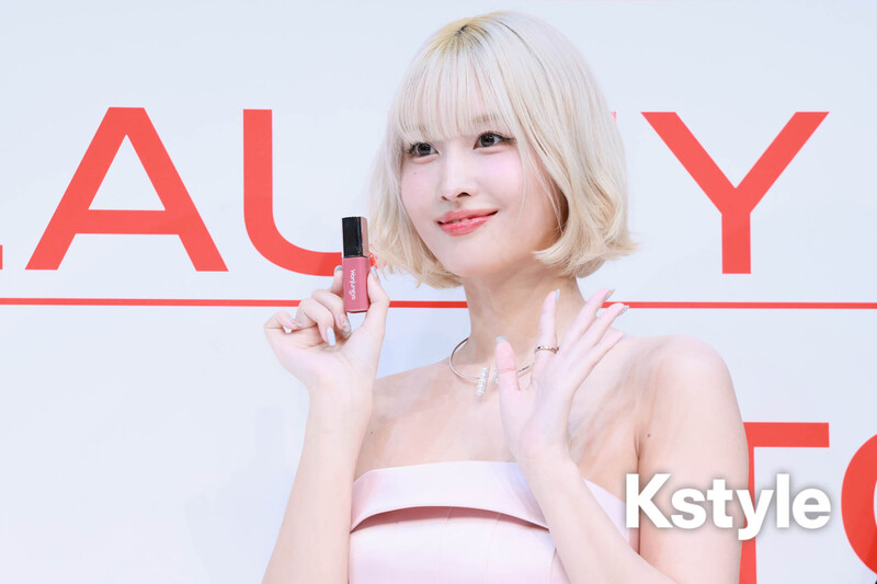 241013 TWICE Momo - Allure K-Beauty Fair in Tokyo documents 3