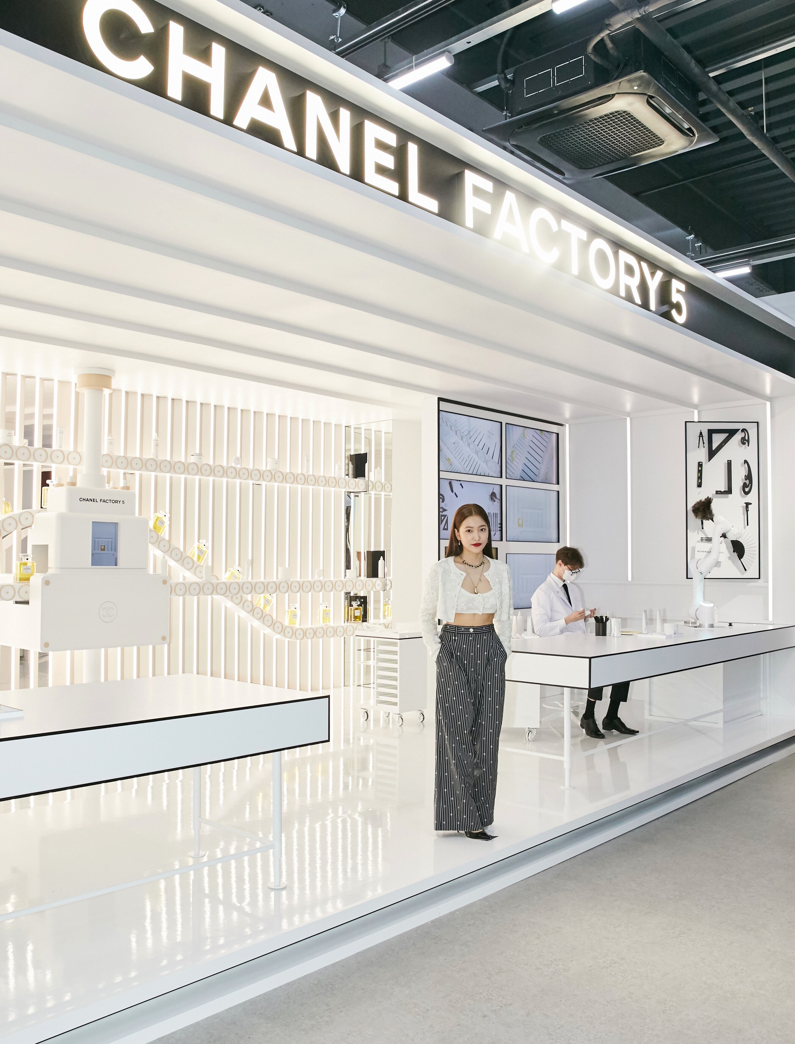 CHANEL Factory 5 Collection Pop-up  Chanel beauty, Pop up shop, Pop up  event
