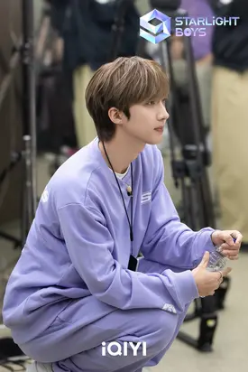 241109 Starlight Boys 'EP. 3' Behind Photo - Hui