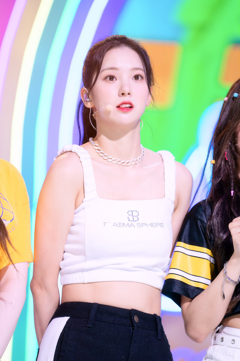 220703 Kep1er Yujin 'Up!' at Inkigayo documents 29