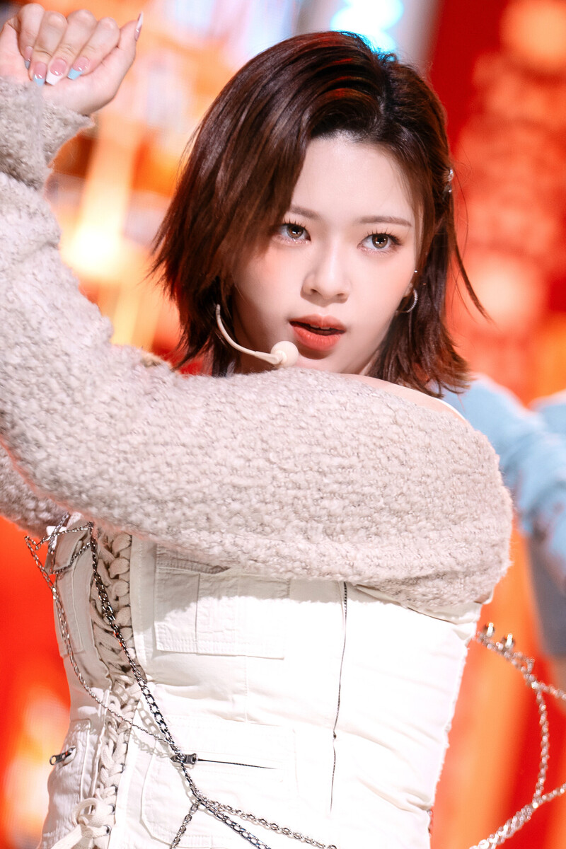 230319 TWICE Jeongyeon - 'SET ME FREE' at Inkigayo documents 5