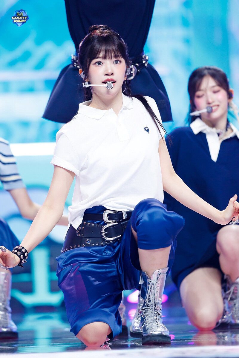 240502 IVE Yujin - 'HEYA' at M Countdown documents 13