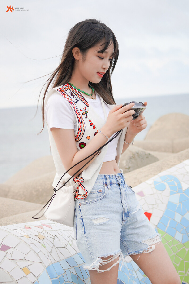 210903 Yuehua Naver Post - Yena's 'Where is my Destination' Behind documents 18