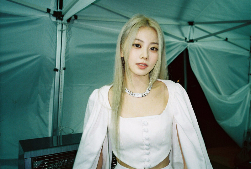 220803 XG Weverse Update - XG "MASCARA" | Behind Photo (film Ver.) documents 2