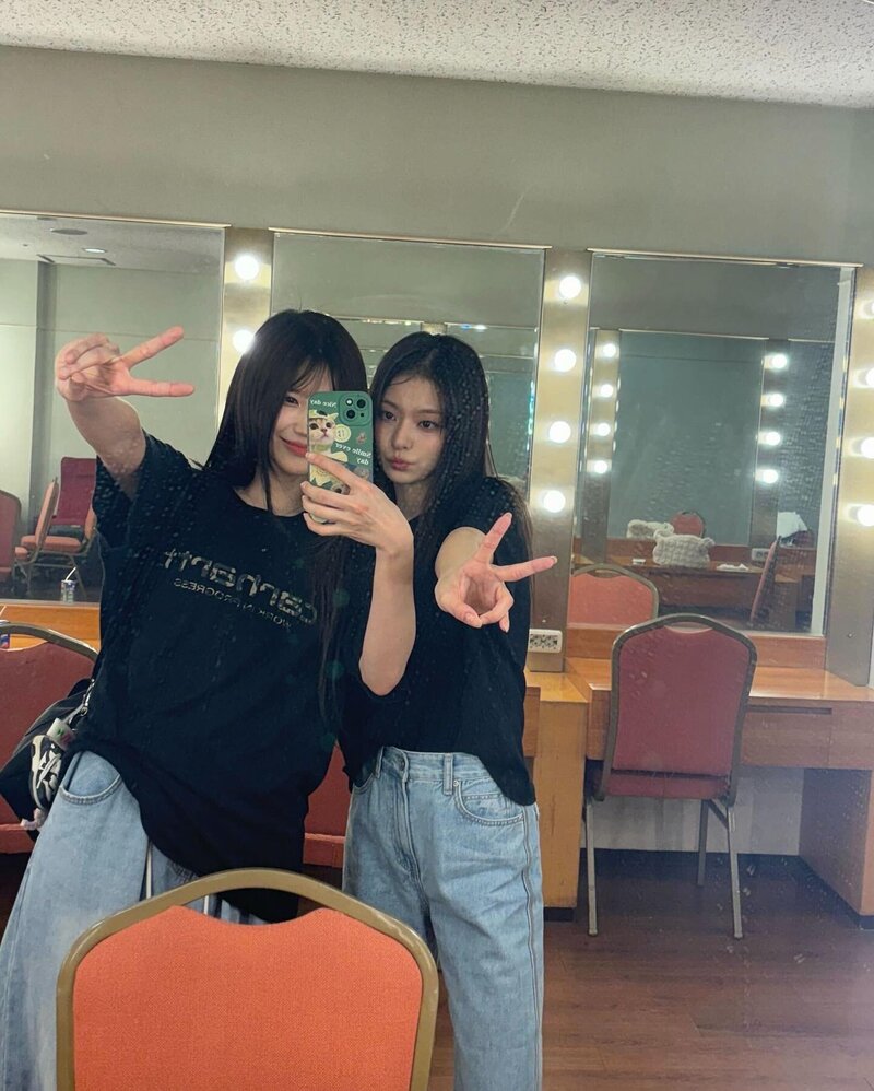 240601 fromis_9 Instagram Update - Nagyung and Hayoung documents 2