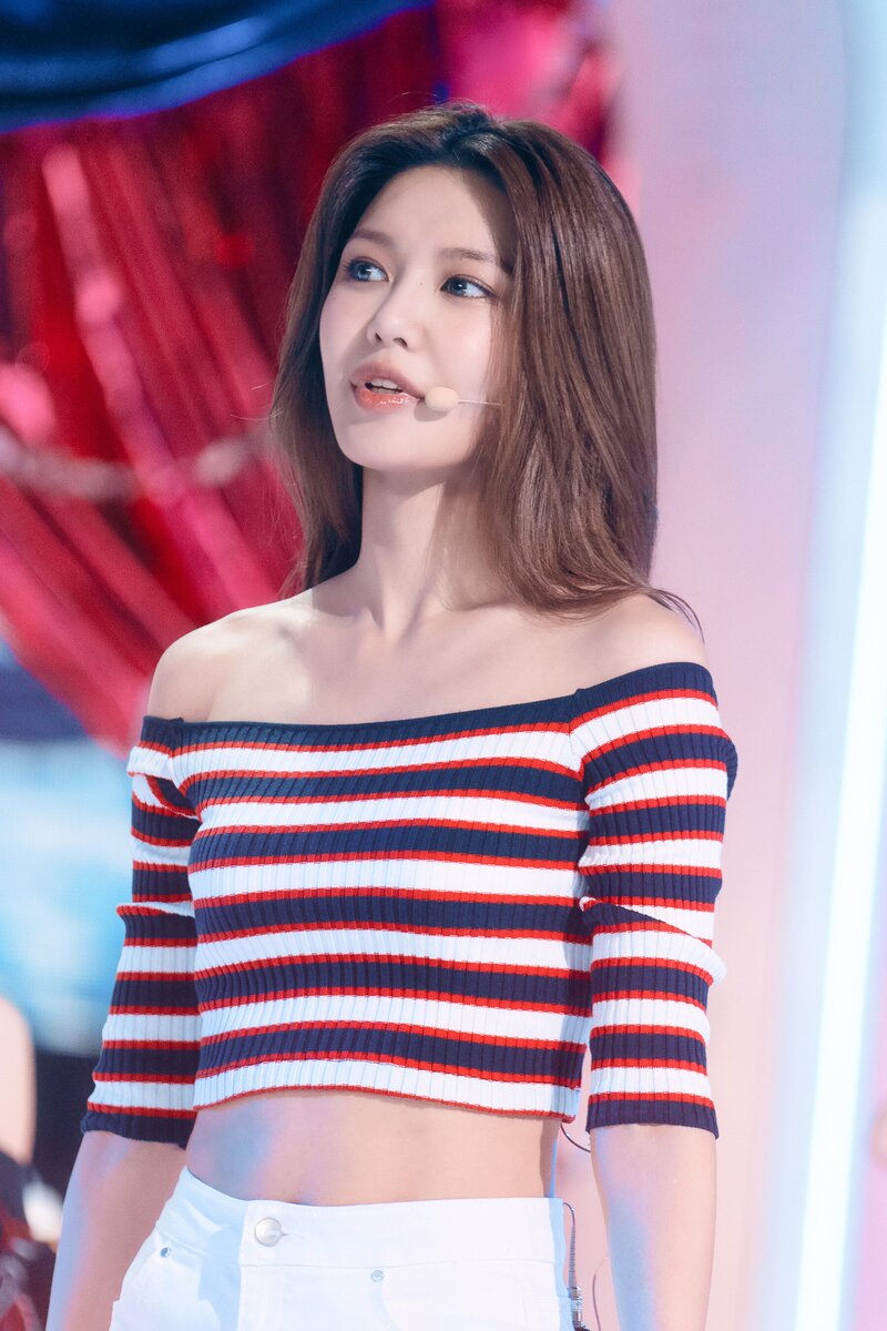 220821 Girls' Generation Sooyoung - 'FOREVER 1' at Inkigayo documents 2