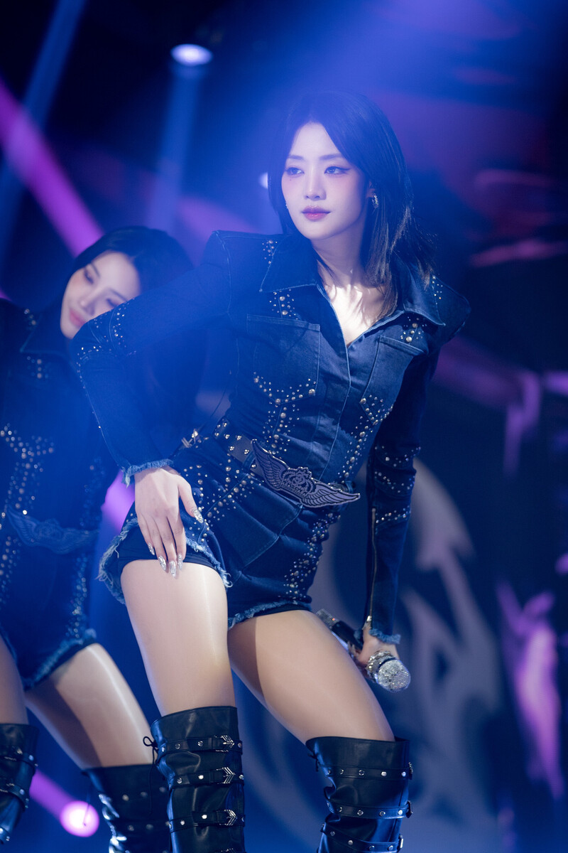 240204 (G)I-DLE Minnie - 'Super Lady' at Inkigayo documents 4