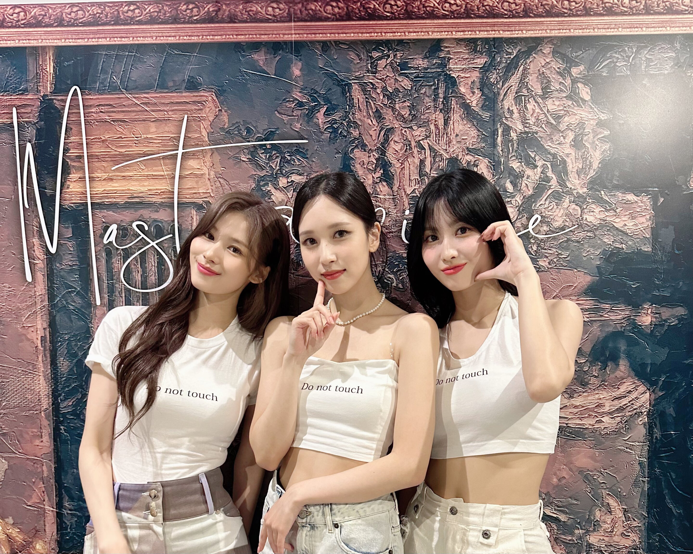 230725 - TWICE Japan Twitter Update with MISAMO - Japan Showcase