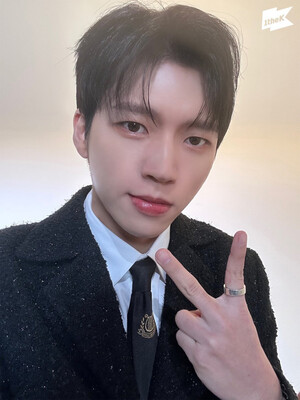 231129 - 1theK Twitter Update - Nam Woohyun Suit Dance Behind Photos