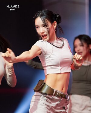 240329 I-LAND2 'Girlish Choreo' Behind Photo - Ryu Sarang