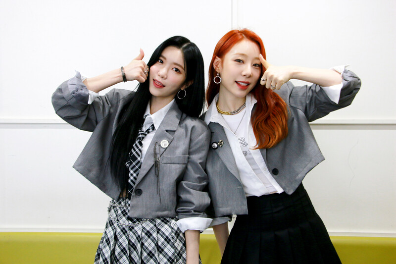 210721 Starship Naver Post - WJSN's Dawon and Yeonjung - KBS Immortal Song Behind documents 2