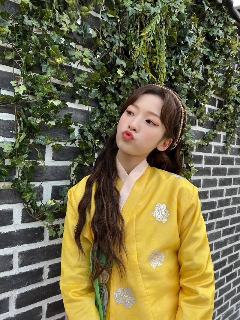 220625 OH MY GIRL SNS Update - Arin documents 1