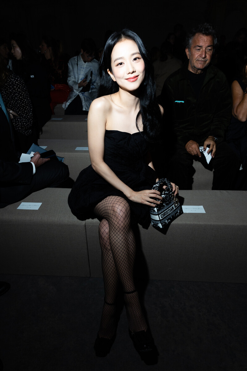 220927 BLACKPINK Jisoo at DIOR SS23 Show in Paris documents 1