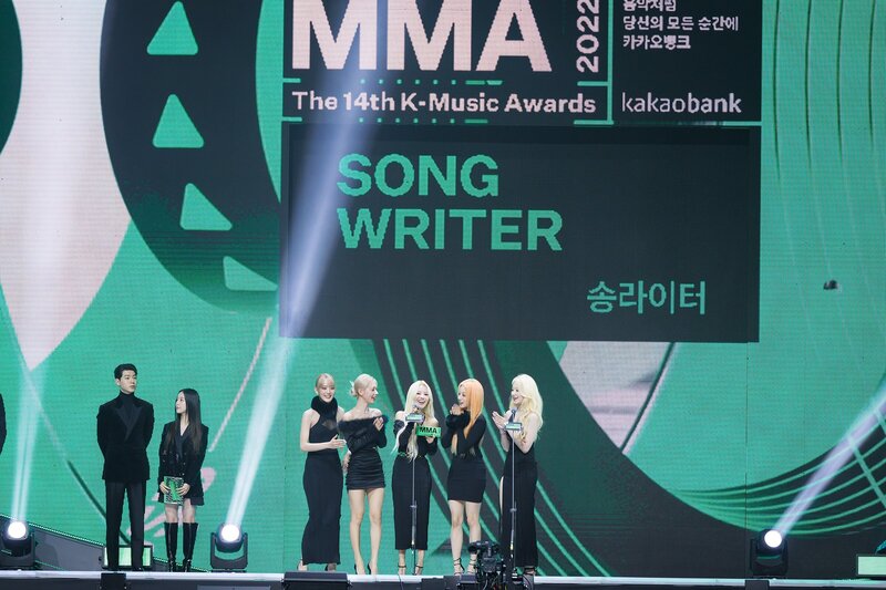 221126 (G)I-DLE at Melon Music Awards Red Carpet documents 17