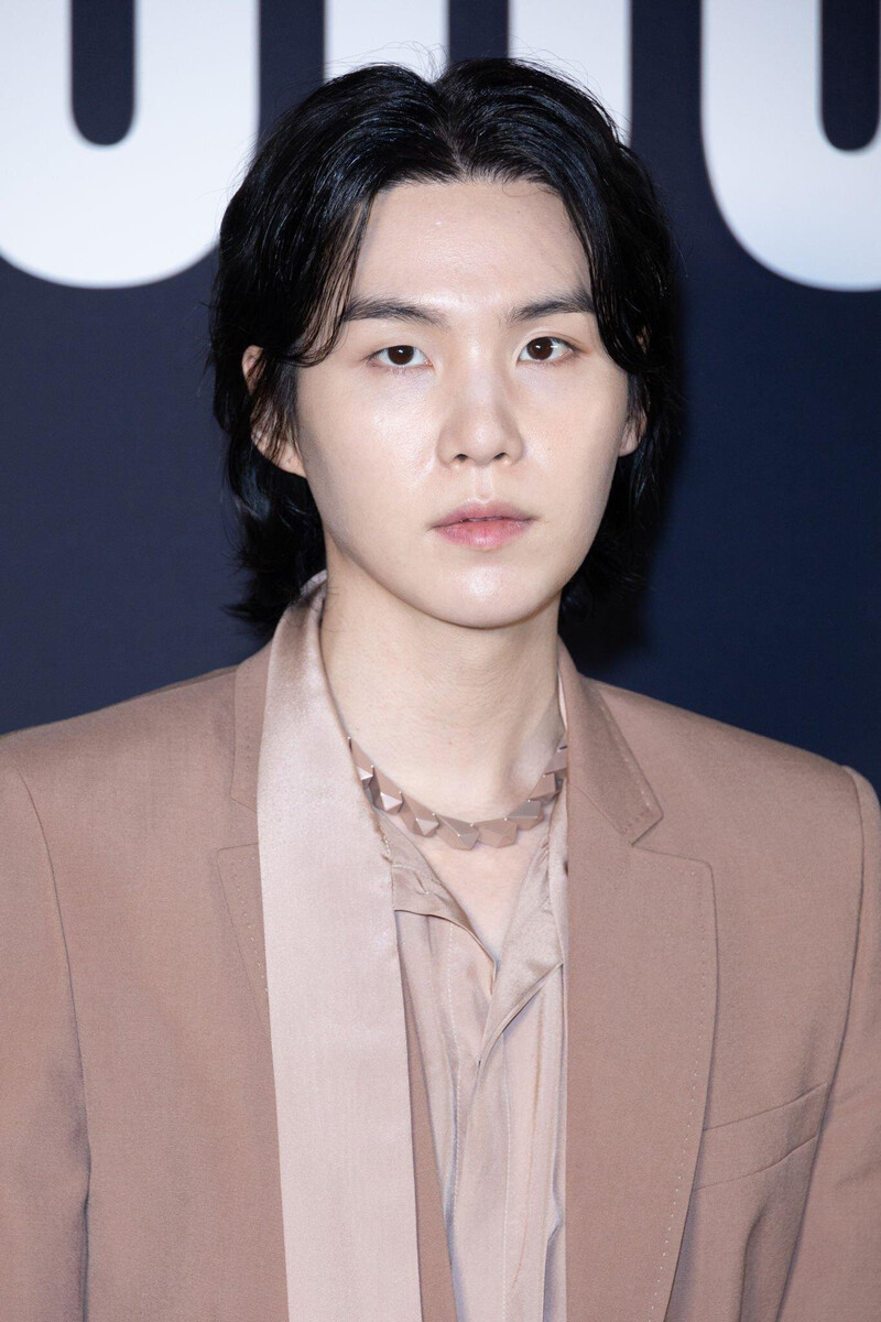 230126 SUGA- VALENTINO Le Club Haute Couture Collection at Paris Fashion Week documents 5