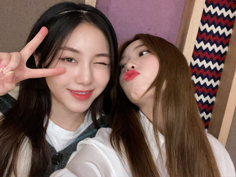 211025 Rocket Punch Twitter Update - Dahyun & Suyun documents 2