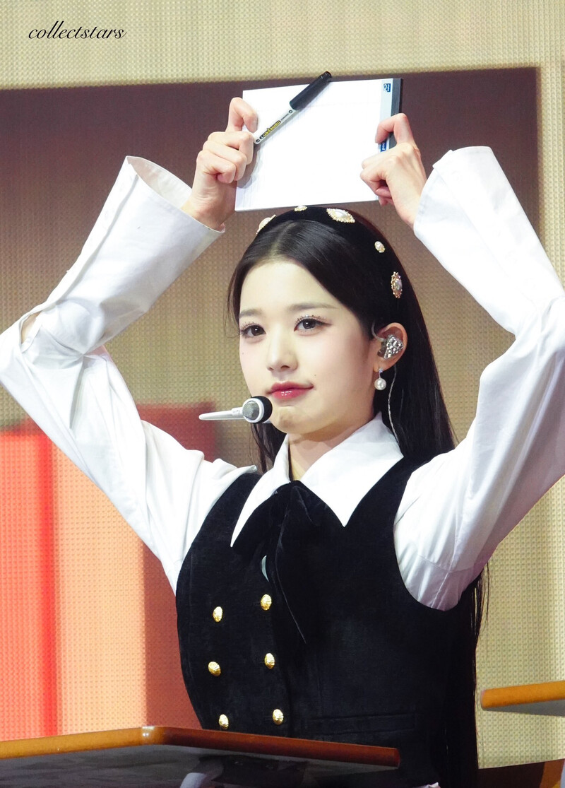 230212 IVE Wonyoung - The First Fan Concert 'The Prom Queens' Day 2 documents 4