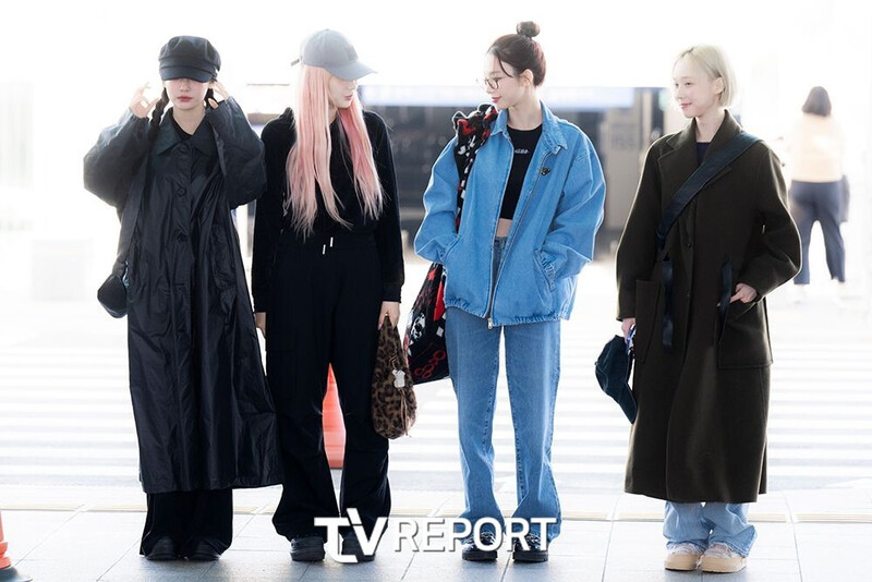 241108 aespa at Incheon Airport documents 2