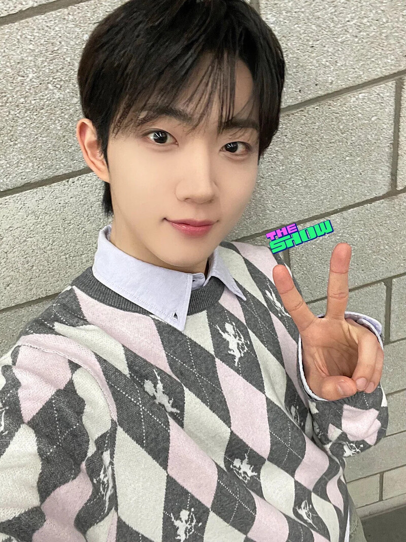 240305 SBS M The Show Twitter Update With MC Hyeongseop documents 1