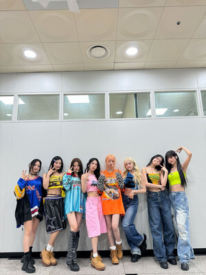 240817 fromis_9 X Uodate at Music Core