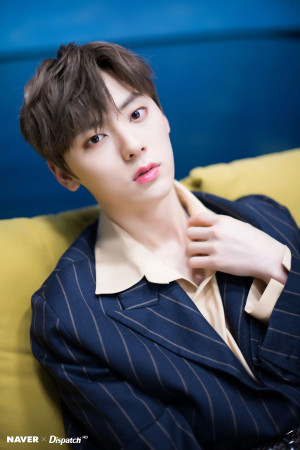 [NAVER x DISPATCH] WANNA ONE's Hwang Minhyun for "Spring Breeze" music video | 181120 