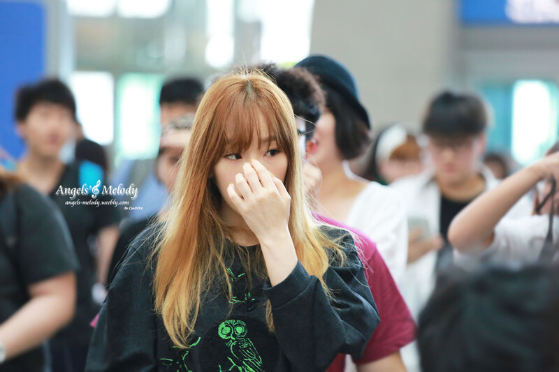 140802 Girls' Generation Taeyeon at Incheon & Hong Kong Airport documents 4