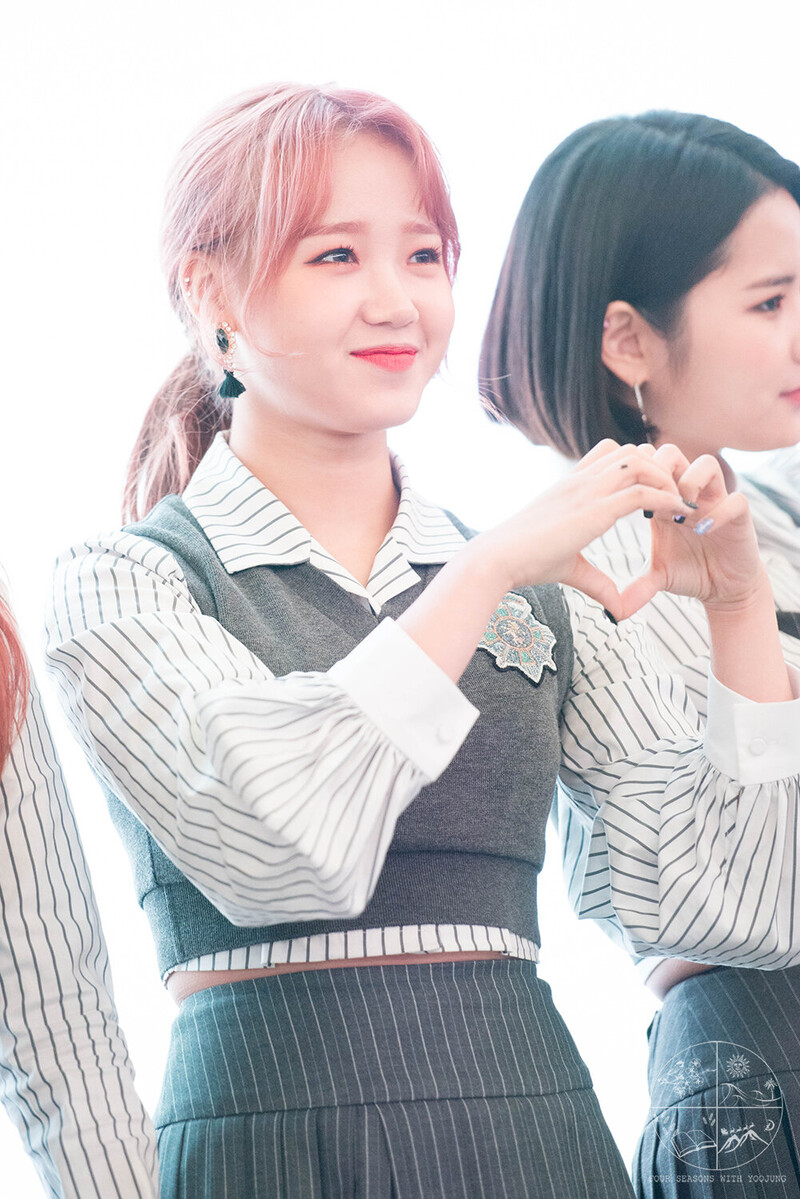 180225 Weki Meki Yoojung at Goyang 'Lucky.' Fansign documents 20