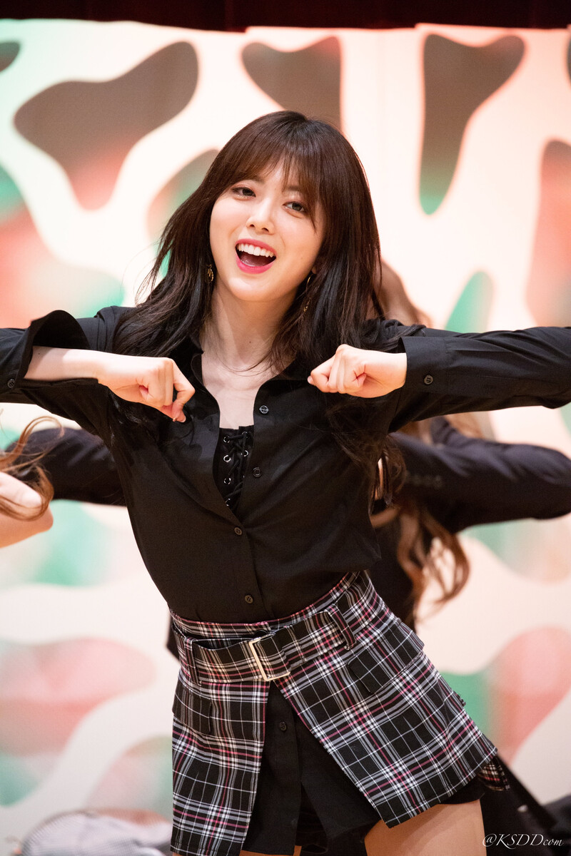 190623 Weki Meki Suyeon at 'LOCK END LOL' Gangnam Fansign documents 1