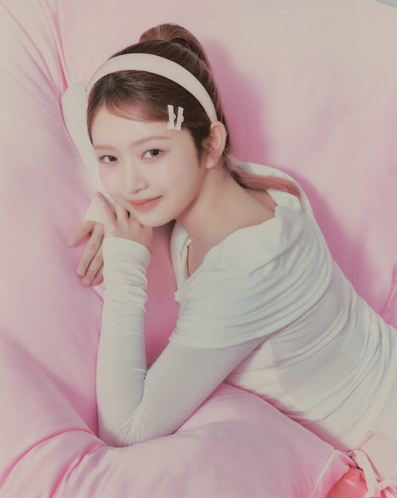 IVE - 2024 Season’s Greetings ‘A Fairy's Wish’ (Scans) documents 3