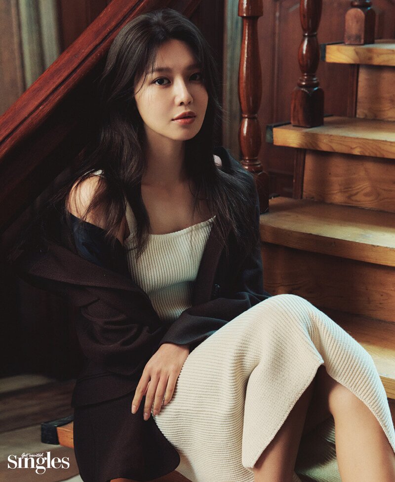 SOOYOUNG x JI CHANGWOOK for SINGLES Magazine Korea September Issue 2022 documents 3