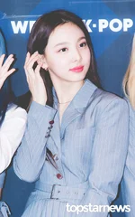 190502 TWICE's Nayeon at M Countdown photo time