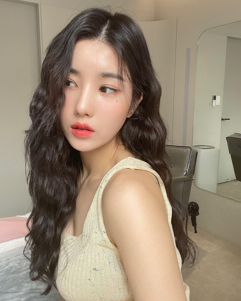 210728 Kwon Eunbi Instagram Update documents 4