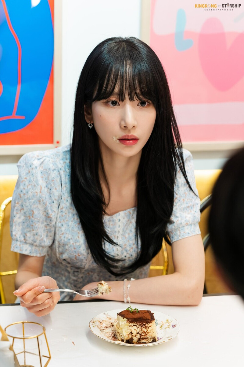 211008 Starship Naver Post - Seola "Love in black hole" Drama Behind documents 5