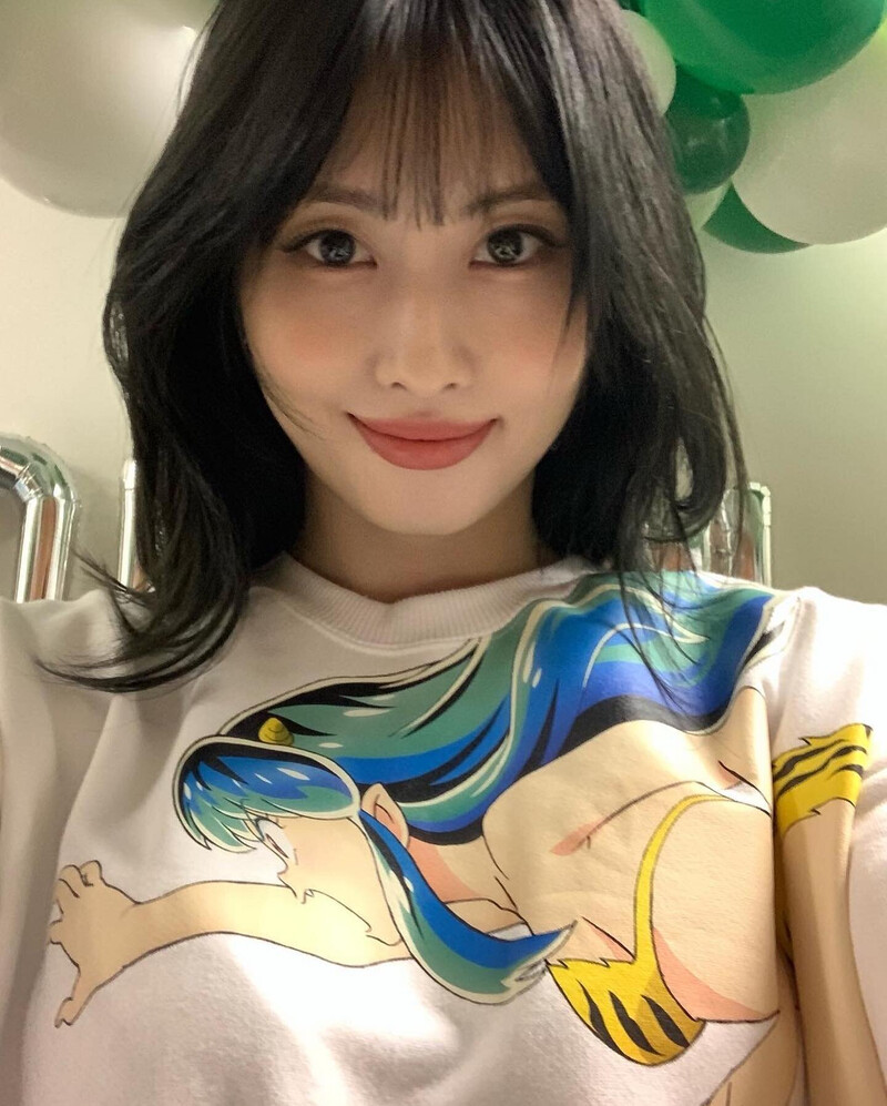 221029 TWICE Momo Instagram Update documents 2